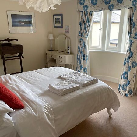 Top Floor En-Suite Double Bedrooms With Great View Of Windsor Castle & Free Parking Exterior photo