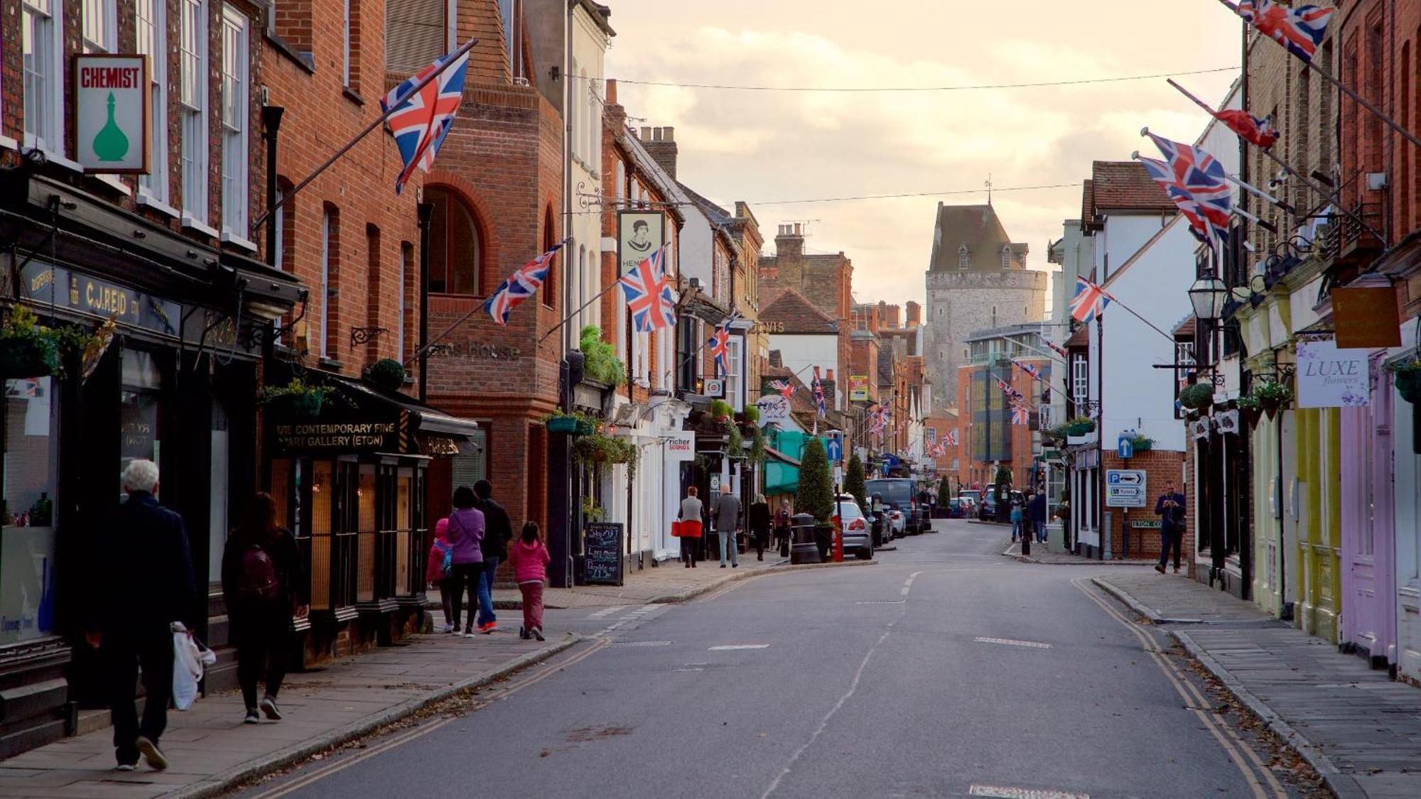 Top Floor En-Suite Double Bedrooms With Great View Of Windsor Castle & Free Parking Exterior photo
