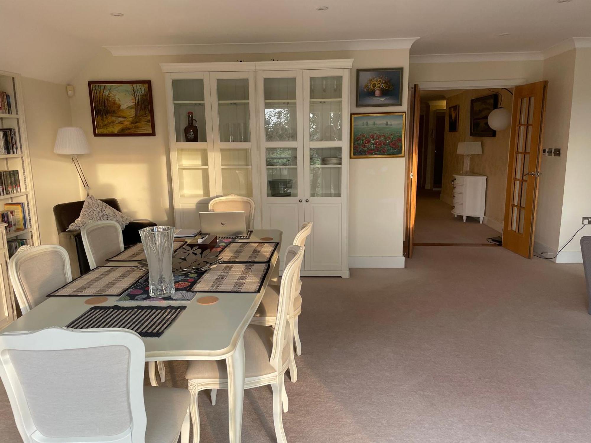 Top Floor En-Suite Double Bedrooms With Great View Of Windsor Castle & Free Parking Exterior photo