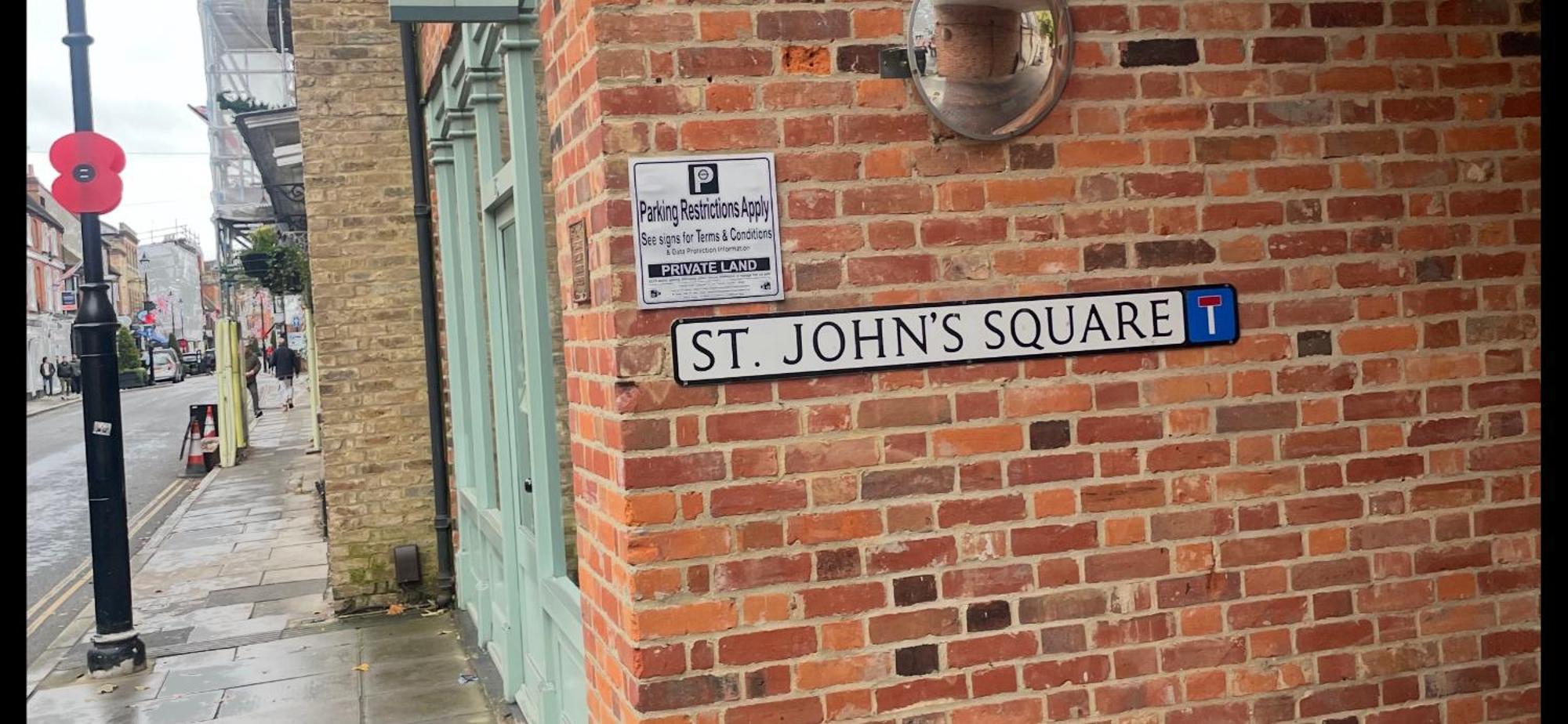 Top Floor En-Suite Double Bedrooms With Great View Of Windsor Castle & Free Parking Exterior photo