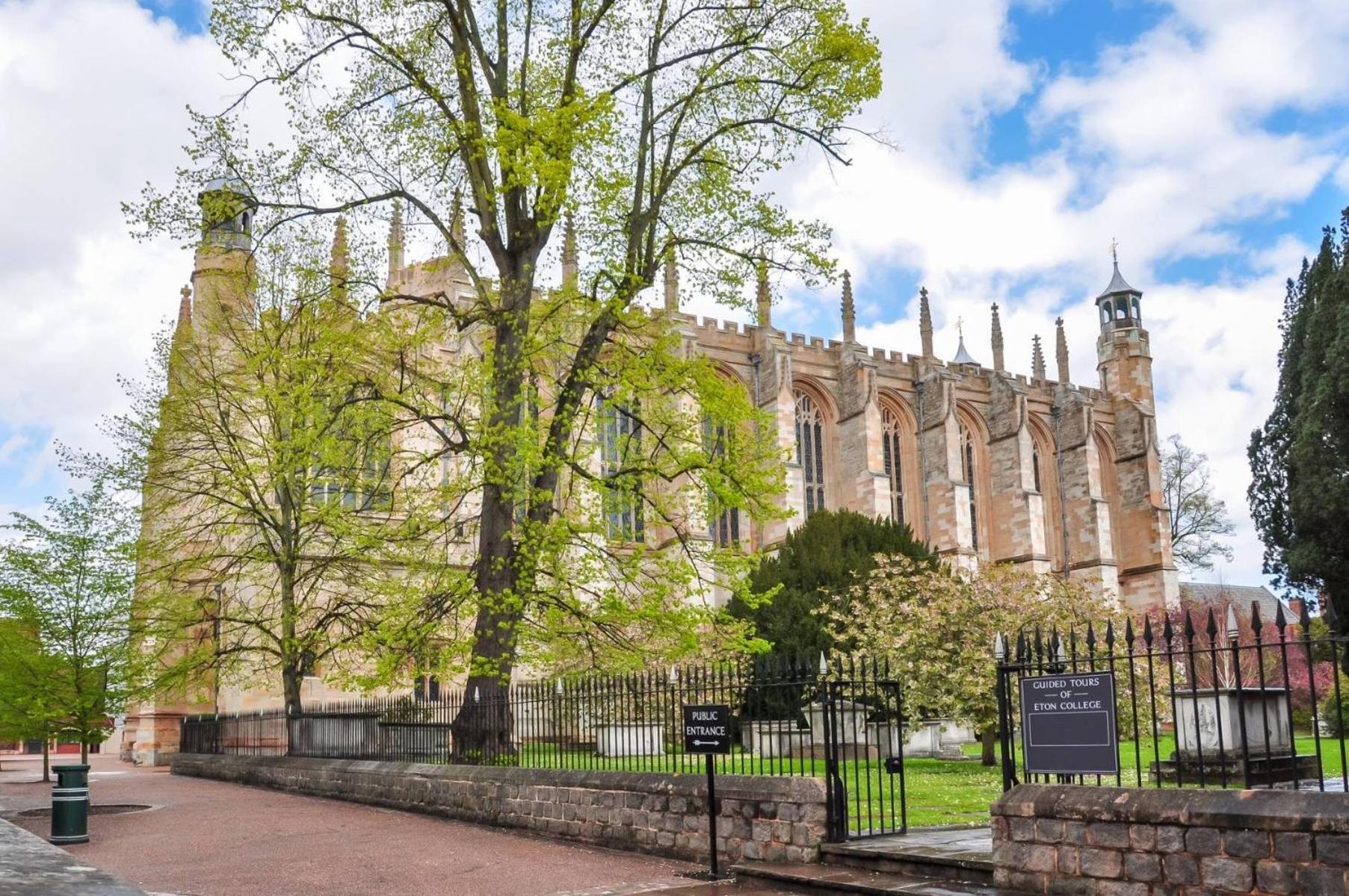 Top Floor En-Suite Double Bedrooms With Great View Of Windsor Castle & Free Parking Exterior photo